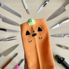 Load image into Gallery viewer, Spoopy Socks
