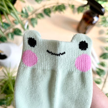 Load image into Gallery viewer, Froggy Socks
