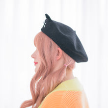 Load image into Gallery viewer, Black Kitty Beret
